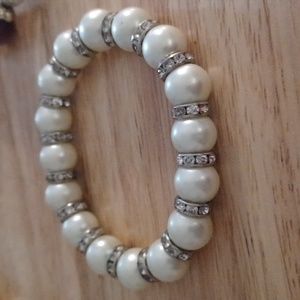 Pearl bracelet